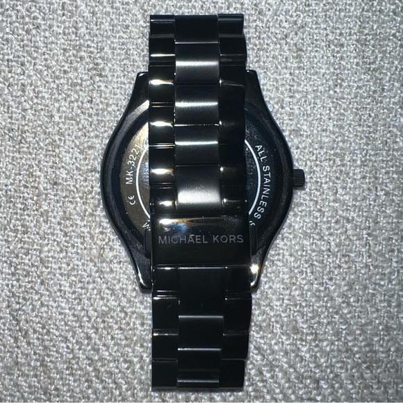 Michael Kors Women's Slim Runway Stainless Steel Quartz Watch - Picture 3 of 7